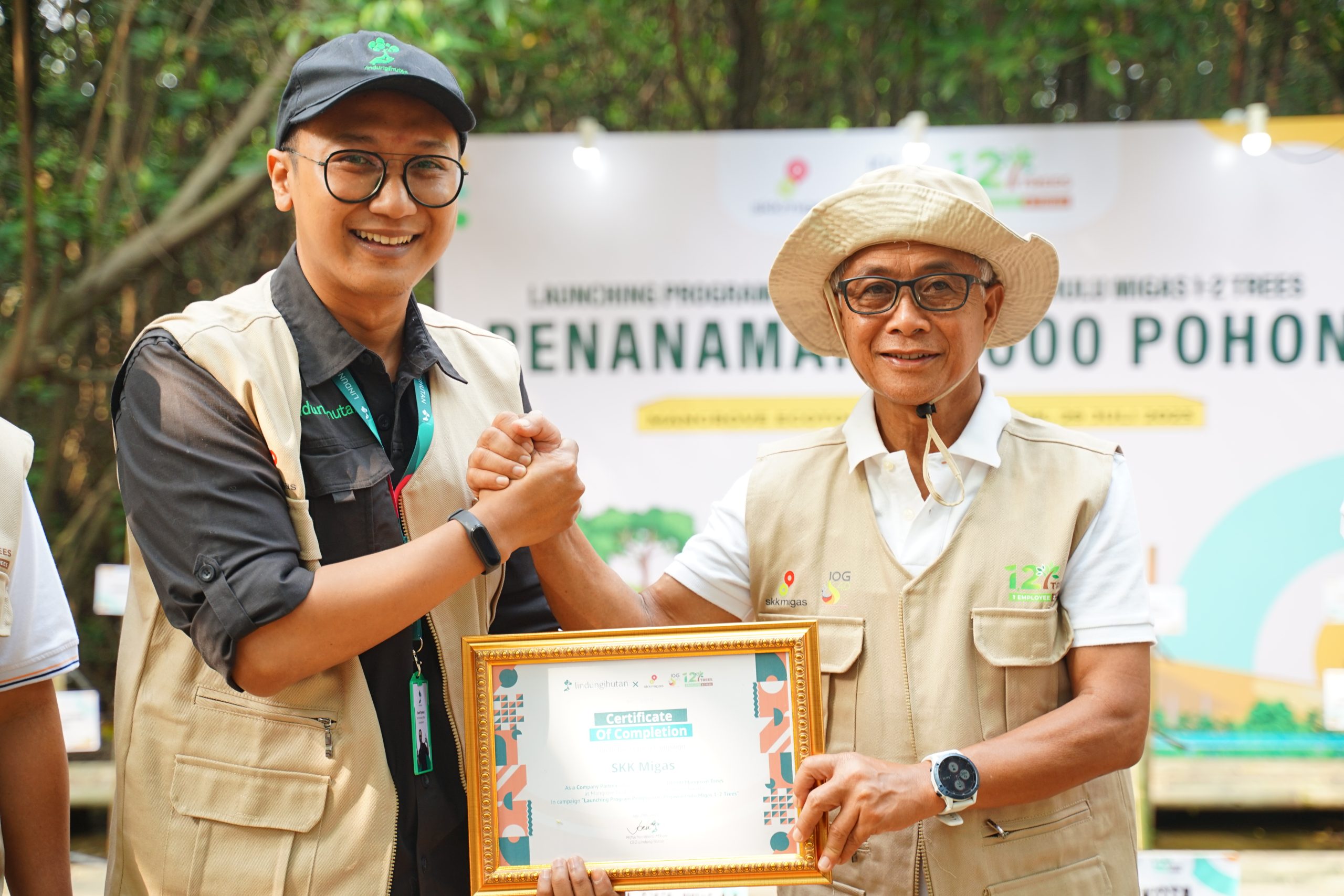 Dwi Soetjipto, Kepala SKK Migas bersama Chashif Syadzali CTO LindungiHutan