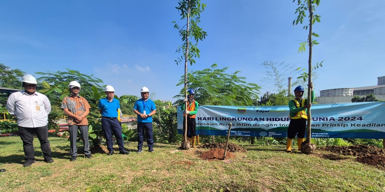 Kabid PPKL DLH Kab. Bekasi Hadiri Acara Penanaman Pohon Bersama FajarPaper,Peringati Hari Lingkungan Hidup Sedunia 2024