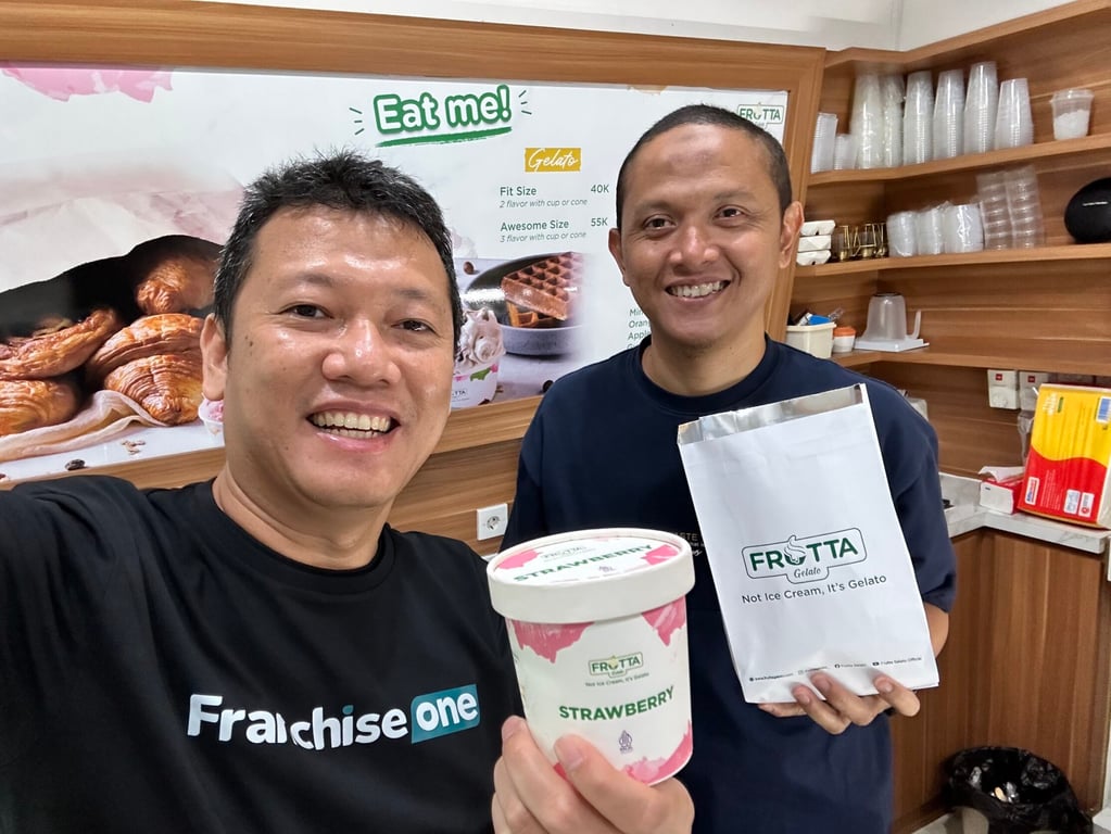 Ronald Sipahutar COO & Co-founder FranchiseOne & Yudo Ristianto Commercial Director Frutta Gelato