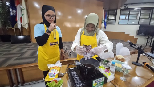 Potret sesi memasak bersama Pronas (sumber: dokumentasi pribadi)