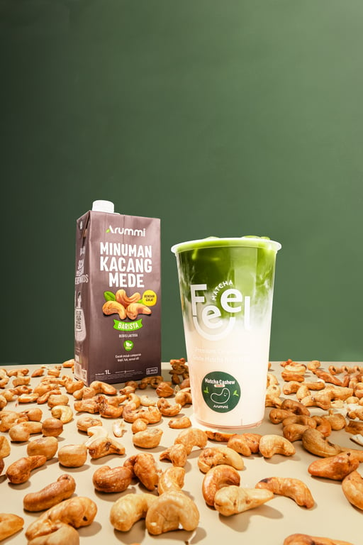 Arummi Cashew Milk Barista dalam kreasi Cashew Matcha