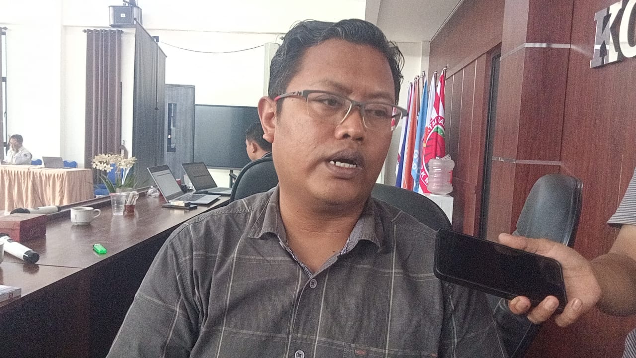 Muchamad Iqbal anggota KPU Kabupaten Bekasi divisi rencana data dan informasi