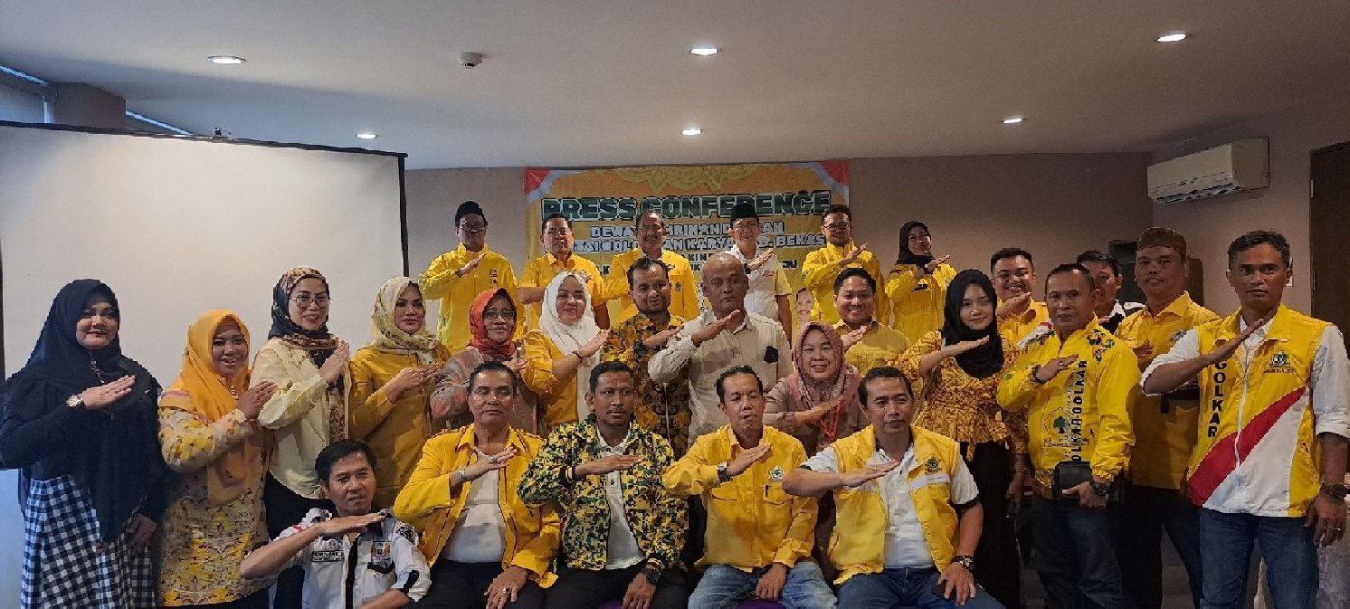 Konferensi pers DPD Partai Golkar Kabupaten Bekasi, Swiss Bell Hotel Cikarang Barat,Jumat 09/11/2024