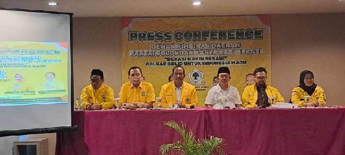 Konferensi pers DPD Partai Golkar Kabupaten Bekasi, Swiss Bell Hotel Cikarang Barat,Jumat 09/11/2024