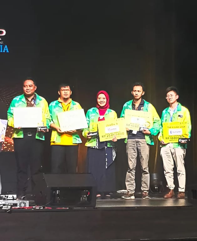 Para Pemenang Penghargaan Startup for Industry 2024 / Tantri (Tengah)