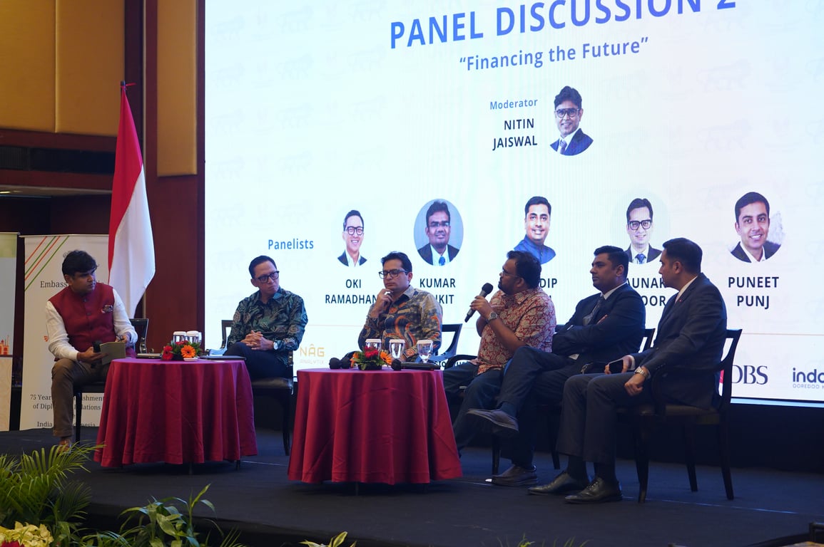 Dari kiri ke kanan: Nitin Jaishwal – Kepala Hubungan Eksternal Asia-Pasifik, Bloomberg; Oki Ramadhana – Komisaris IDX; Raunak Kapoor – MicroSave Consulting; Yang Mulia Sandeep Chakravorty – Duta Besar India untuk Indonesia; Neeraj Tyagi – Co-Founder Avinya VC Fund; Sandip Shah – Kepala Departemen IFSC, GIFT City; Kumar Ankit – Wakil Presiden Senior, Internasional, Paytm; Aris Sutantio – Direktur Pengembangan Bisnis, Bank SBI Indonesia.