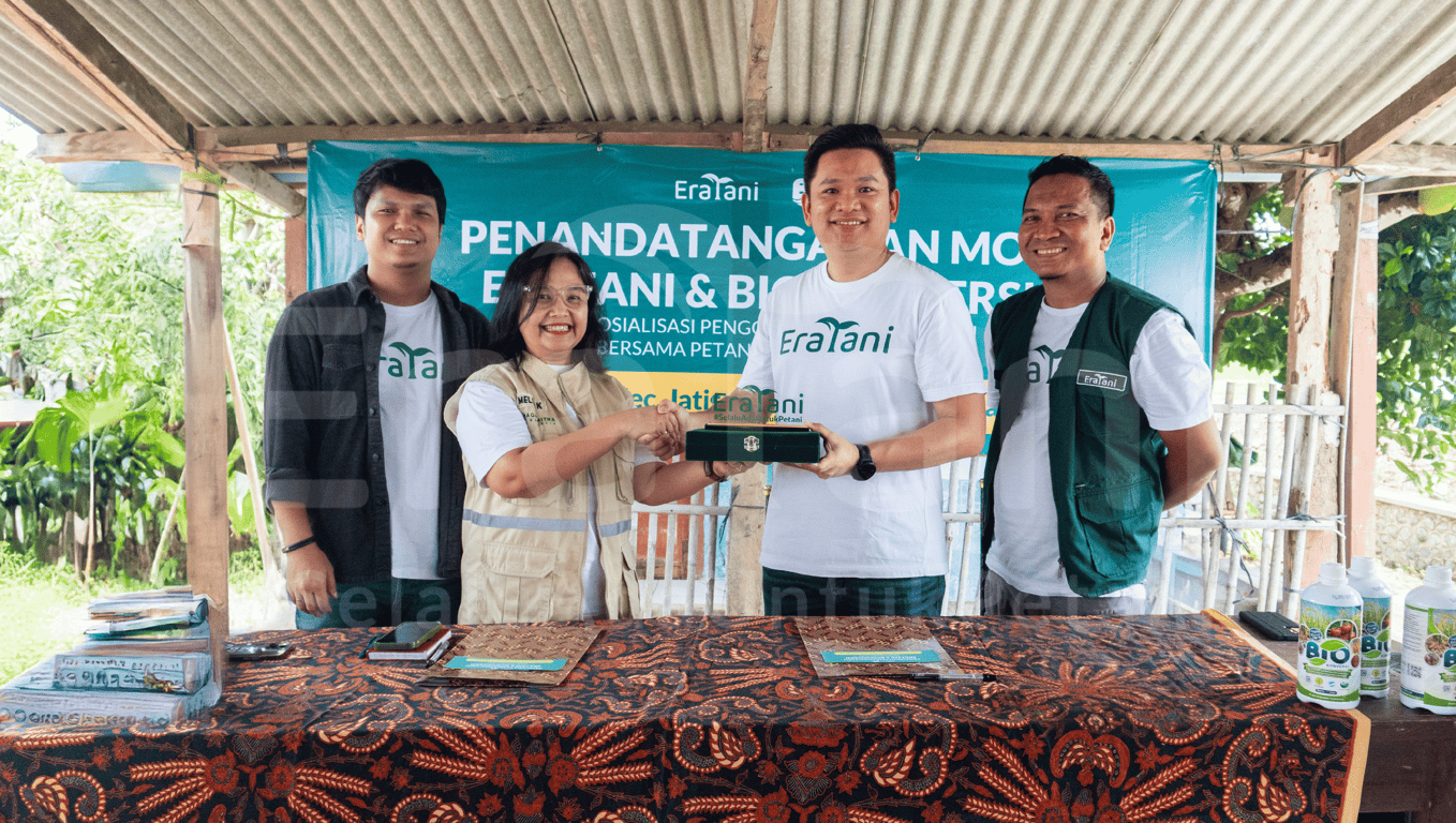 Photo caption:  Seremoni penandatanganan kerja sama Eratani dengan Biokonversi Indonesia.