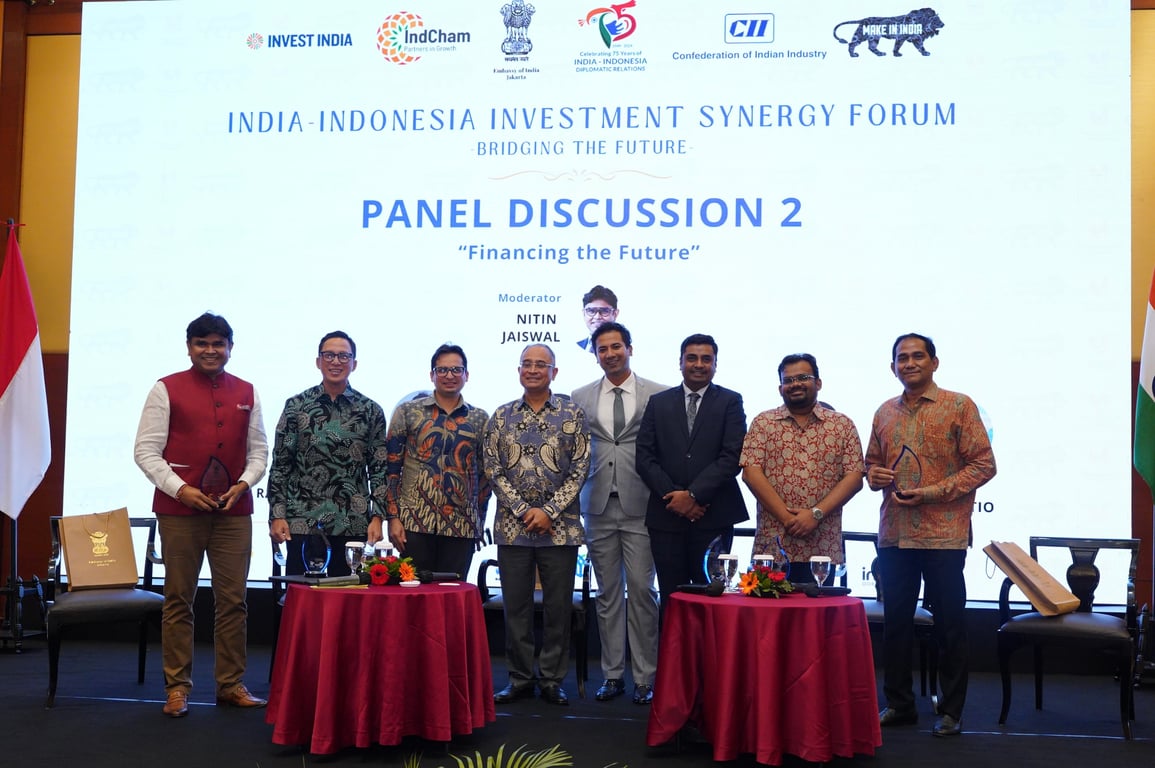 Dari kiri ke kanan: Nitin Jaishwal – Kepala Hubungan Eksternal Asia-Pasifik, Bloomberg, Oki Ramadhana – Commissioner of IDX, Raunak Kapoor – MicroSave Consulting, Duta Besar India untuk Indonesia H.E Sandeep Chakravorty, Neeraj Tyagi – Co-Founder of Avinya VC Fund, Sandip Shah – Head of IFSC Department, GIFT City, Kumar Ankit – Senior Vice President, International of Paytm,  Aris Sutantio – Business Development Director of Bank SBI Indonesia 