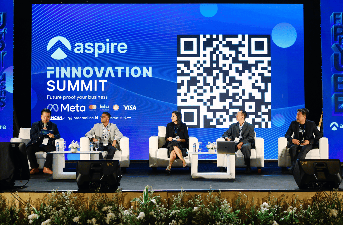 kiri ke kanan - Ferdy Nandes (Aspire), Aswin Joshi (Mastercard), Rica Kartika (Kontrak Hukum), Prawira Atmadja (CFO Club Indonesia), dan Albert Kurniawan (blu by BCA Digital) dalam diskusi panel “Innovative Financial Solution for the Modern Enterprise”