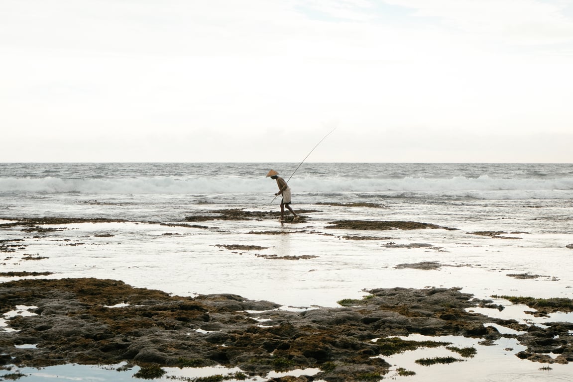 Kegiatan masyarakat pesisir Kanigoro