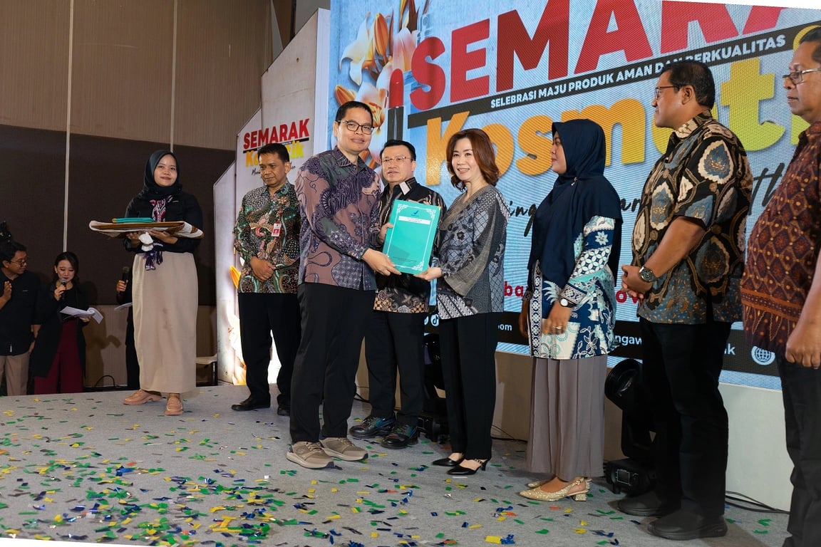 ASIA SKINLAB mendapatkan nomor izin edar dari BPOM pada acara Cosmetic Toll Manufacturer Expo 2024