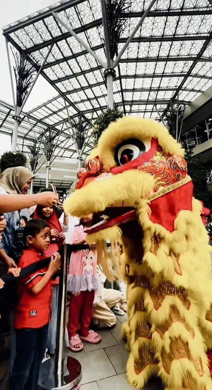 Pertunjukkan Barongsai di GGP