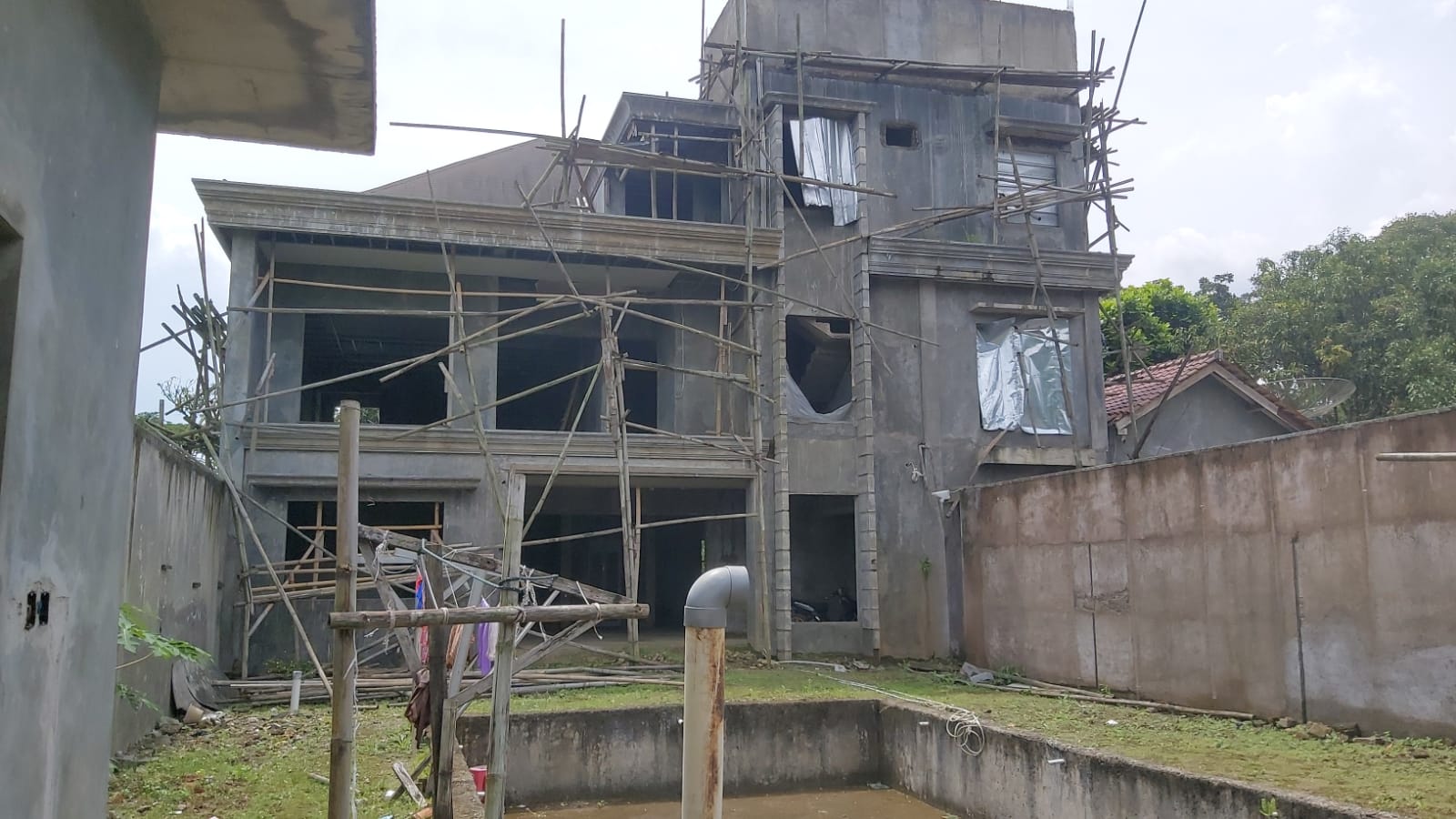 Laporan Istri Ex-Kepala Kejaksaan Tinggi Aceh Alm. Nawir Anas Pemilik Restoran Panorama Resto & Cafe Sukabumi Hj. Evi H Memasuki Tahap 2