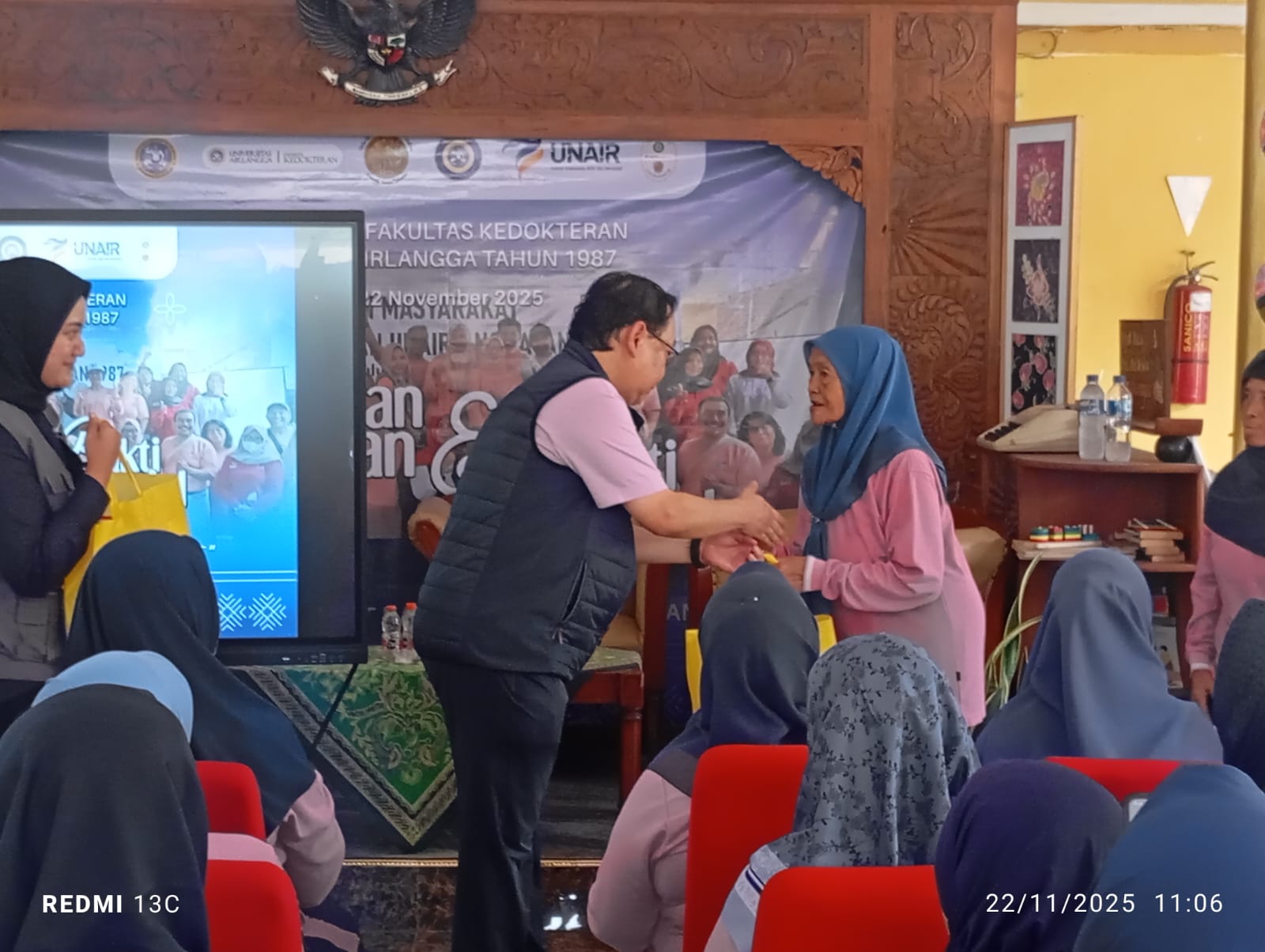 para alumni 1987 ini menyelenggarakan bakti sosial dan penyuluhan kepada warga kelurahan Arjowilangun kecamatan Kedungkandang Kota Malang. Senin (22/11/25)